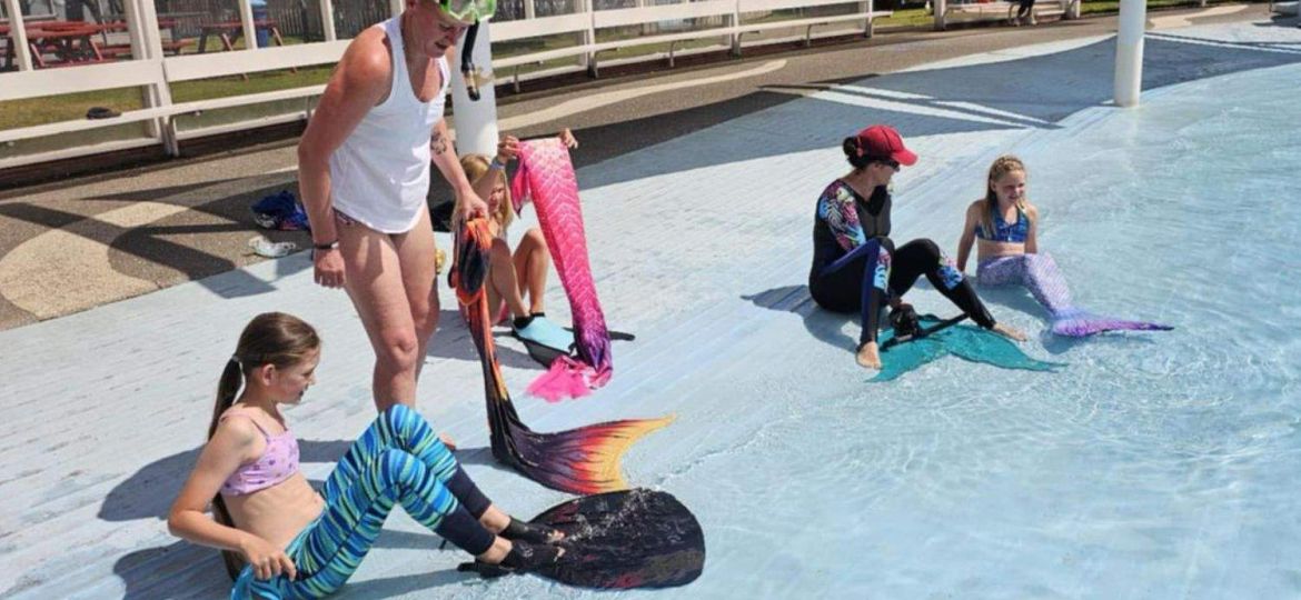Erin point pools, Auckland - attacts mass pod of mermaids